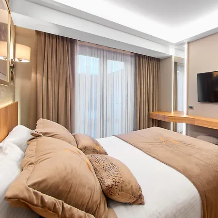 Lady Diana Hotel-2