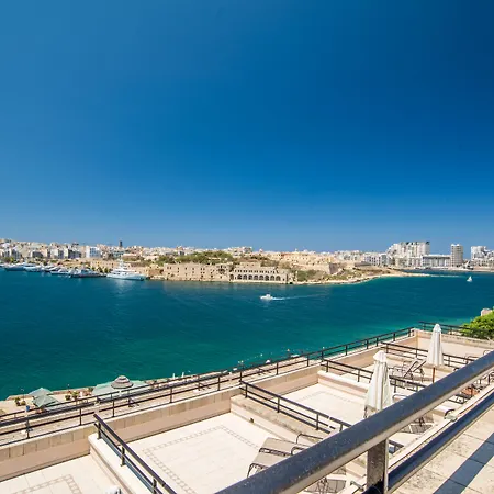 Grand Hotel Excelsior-2