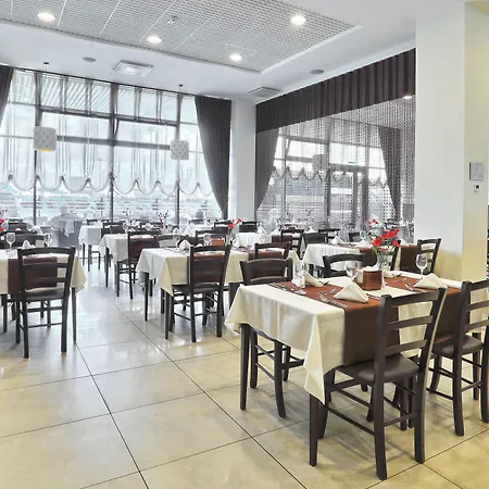 Aurora Hotel Klaipeda-3