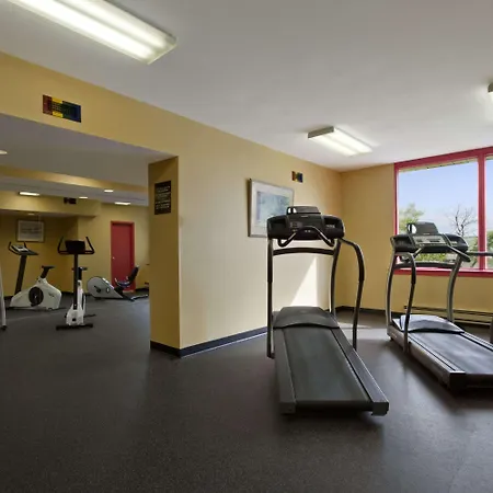 Park Inn Hotel Montreal Airport-2