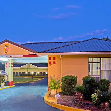 Super 8 By Wyndham Chipley-3