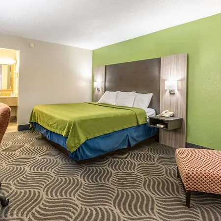 Quality Inn Newport-3