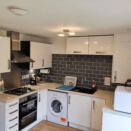 Langley Haven - 3 Bedroom House-3