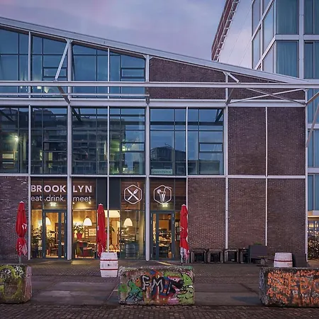 DoubleTree by Hilton Amsterdam - NDSM Wharf-3