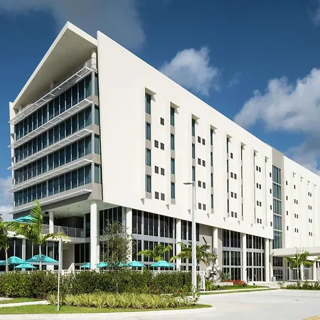 Doubletree By Hilton Miami Doral-3