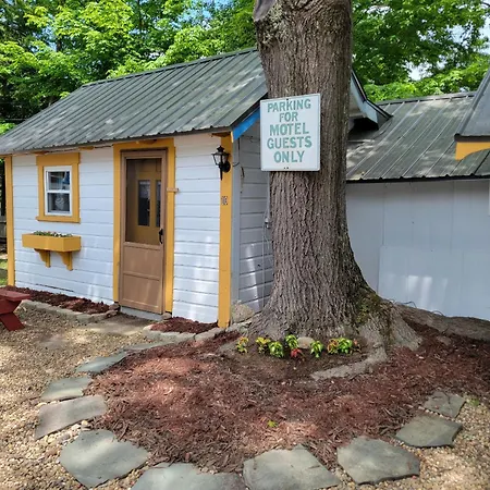 Weirs Beach Motel & Cottages-2
