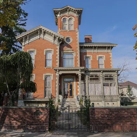 Henderson Castle Inn-2