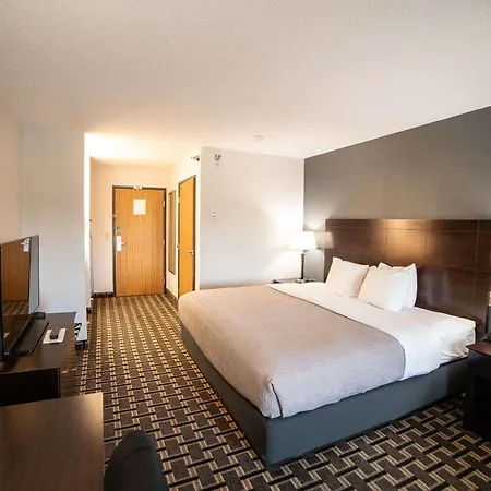 Quality Inn & Suites Watertown Near Prairie Lakes Ice Arena-3