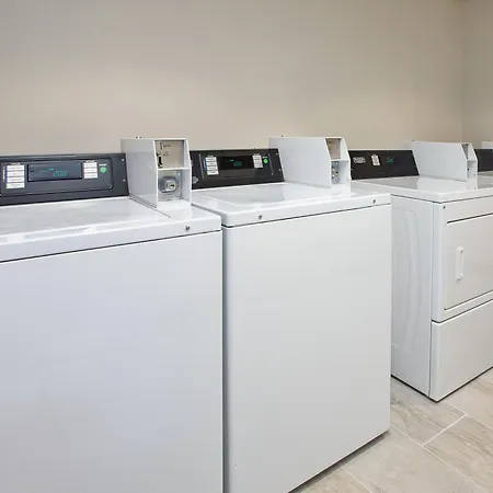 Holiday Inn Express & Suites Milwaukee Nw - Park Place By Ihg-2