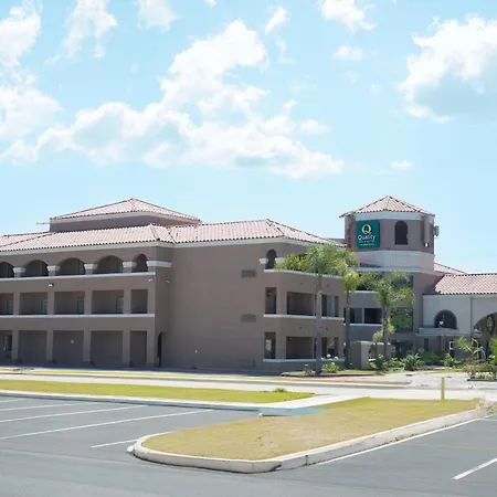 Quality Inn & Suites Camarillo-Oxnard-2