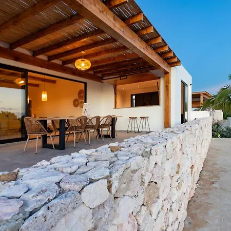 Luxury Villa With Privacy And Private Swimming Pool-3