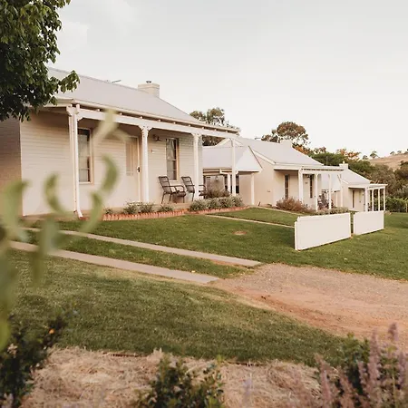 Wagga Wagga Country Cottages-3