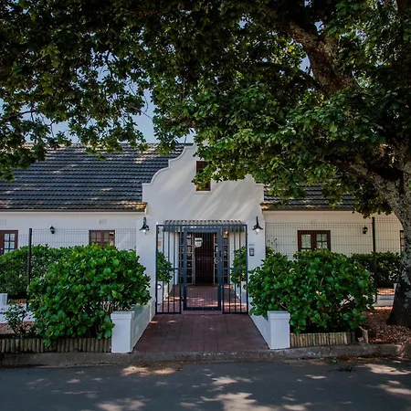 Aan de Oever Guesthouse-3