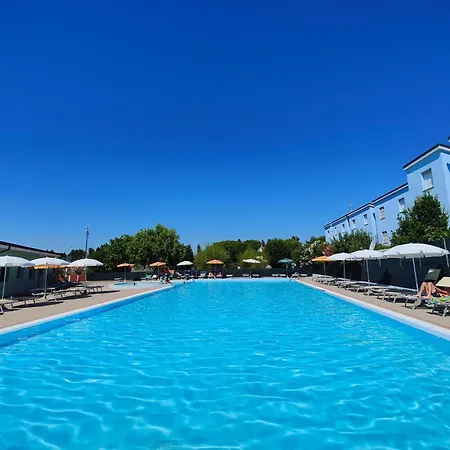 Long Beach Village Residence On The Sea With Private Beach Included-3