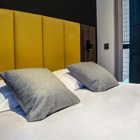 Oyo Tamworth Arms Boutique Pub & Hotel-2