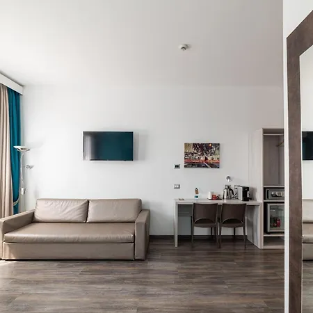 Phi Hotel Milano-3