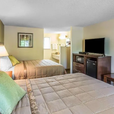 Rodeway Inn-3