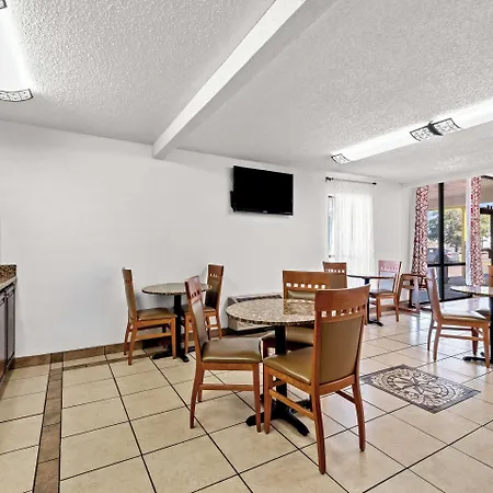 Quality Inn Plainview-3