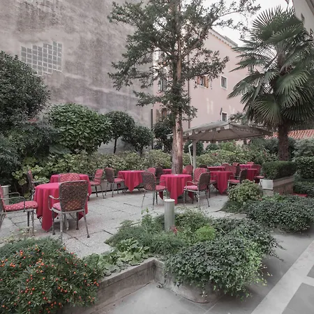 Hotel Amadeus-3