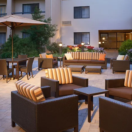 Courtyard St. Louis Westport Plaza-2
