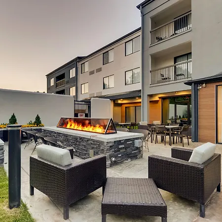Courtyard Lexington South/Hamburg Place-2