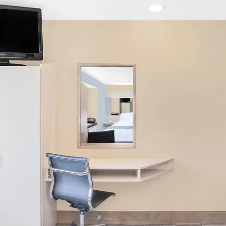 Microtel Inn And Suites Clear Lake-2