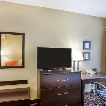 Comfort Suites Lebanon-3