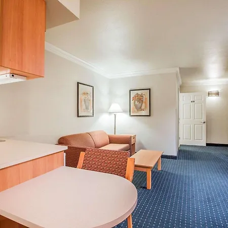 Comfort Inn & Suites Salinas City Center Area-2