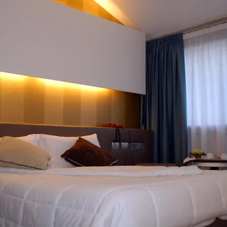 Green Hotel-2