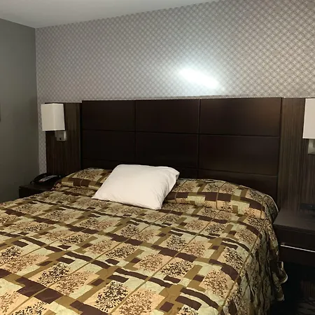 Red Carpet Inn Elmwood-3