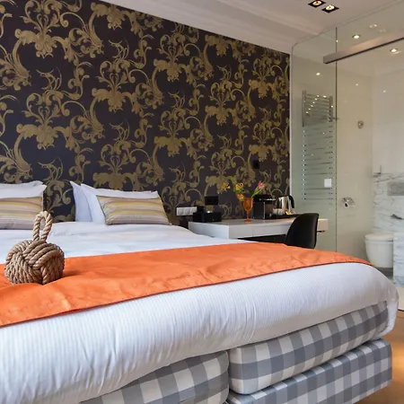 Amsterdam Canal Hotel-2