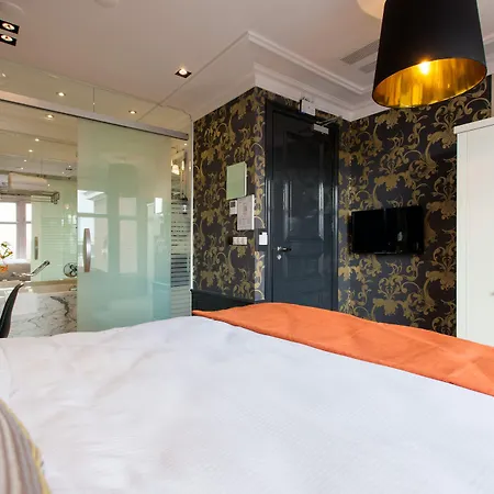Amsterdam Canal Hotel-3