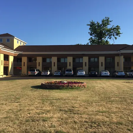 Scottish Inns Tonawanda-2