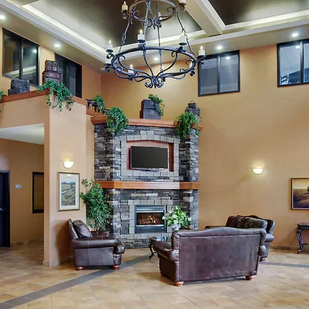 Pomeroy Inn And Suites Chetwynd-2