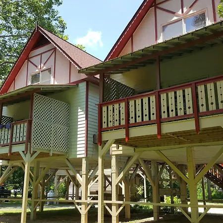 Riverbend Motel & Cabins-2
