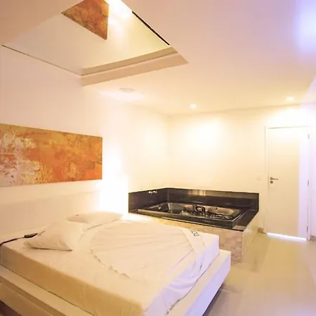 Dom Suites Motel (Adults Only)-3