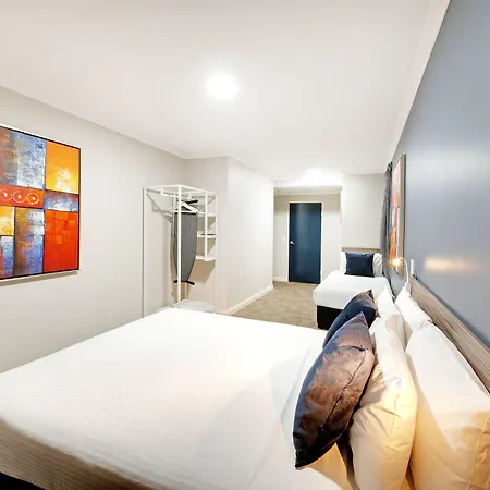 28 Hotel-2
