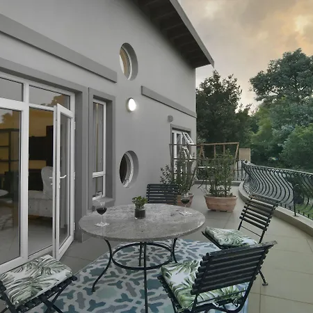 Sandown Guest House-2
