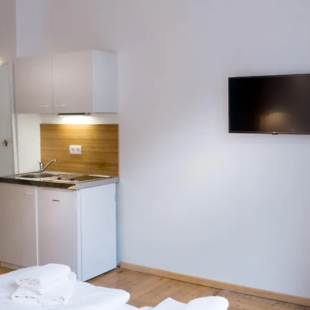 Dingdong Koblenz - City Apartments-3
