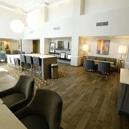 Hampton Inn & Suites Forest City-2