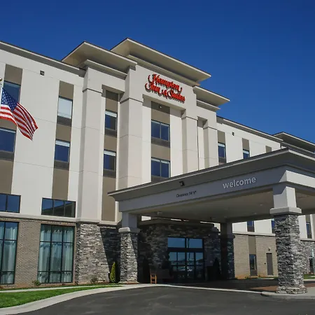 Hampton Inn & Suites Forest City-3
