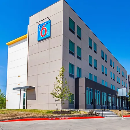 Studio 6 Austin Airport-3