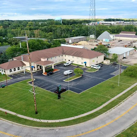 Quality Inn & Suites Woodstock Near Lake Geneva-3