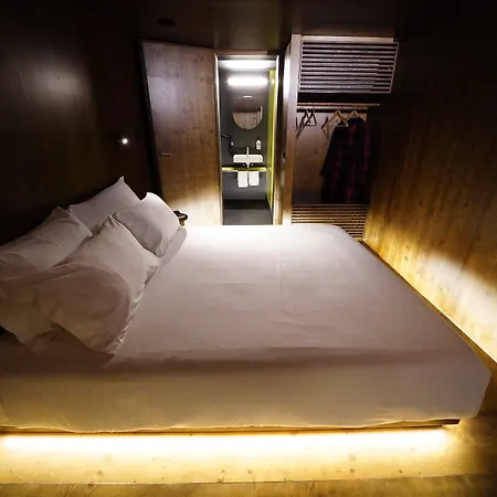 Zero Box Lodge Coimbra-2
