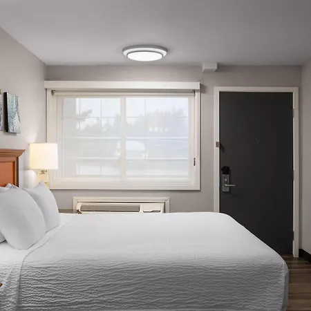 Basecamp Puyallup A Travelodge By Wyndham-2