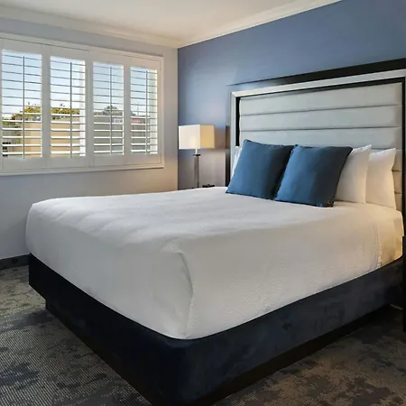 City Express By Marriott Manhattan Beach-2