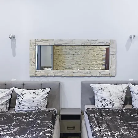 70S Guest Room-3