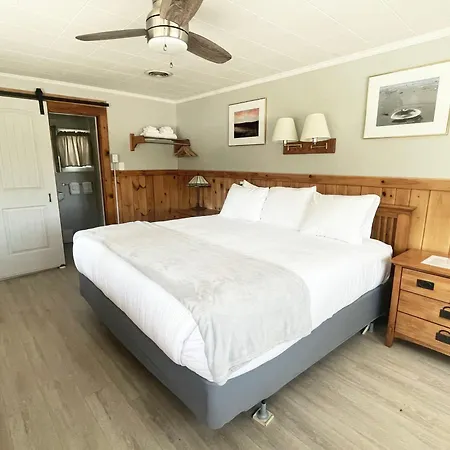 Kennebunkport Motor Lodge-2