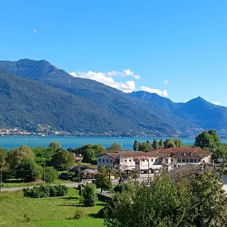 B&B Lori-3