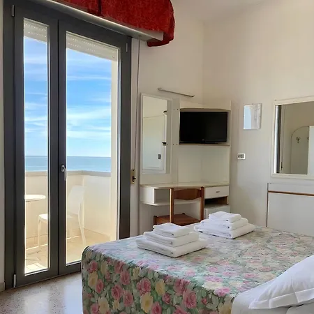 Hotel Columbia Frontemare-3